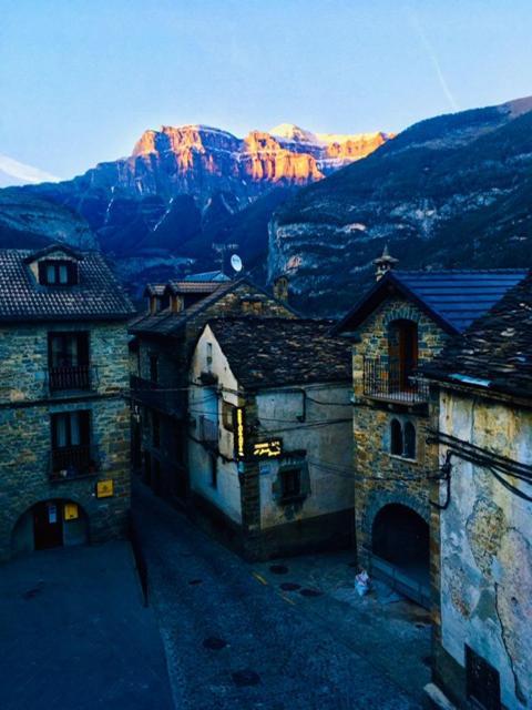 Apartamentos Valle De Ordesa-Torla Buitenkant foto